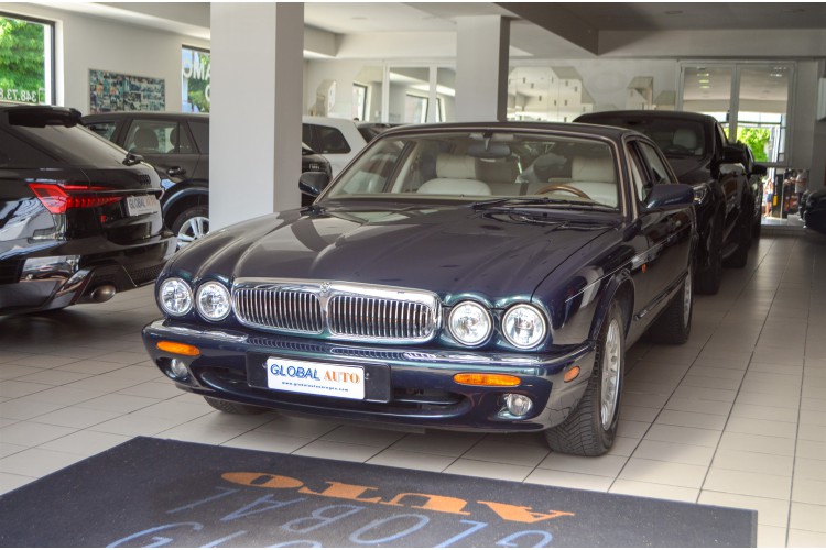 Jaguar XJ8 3.2 V8 Executive